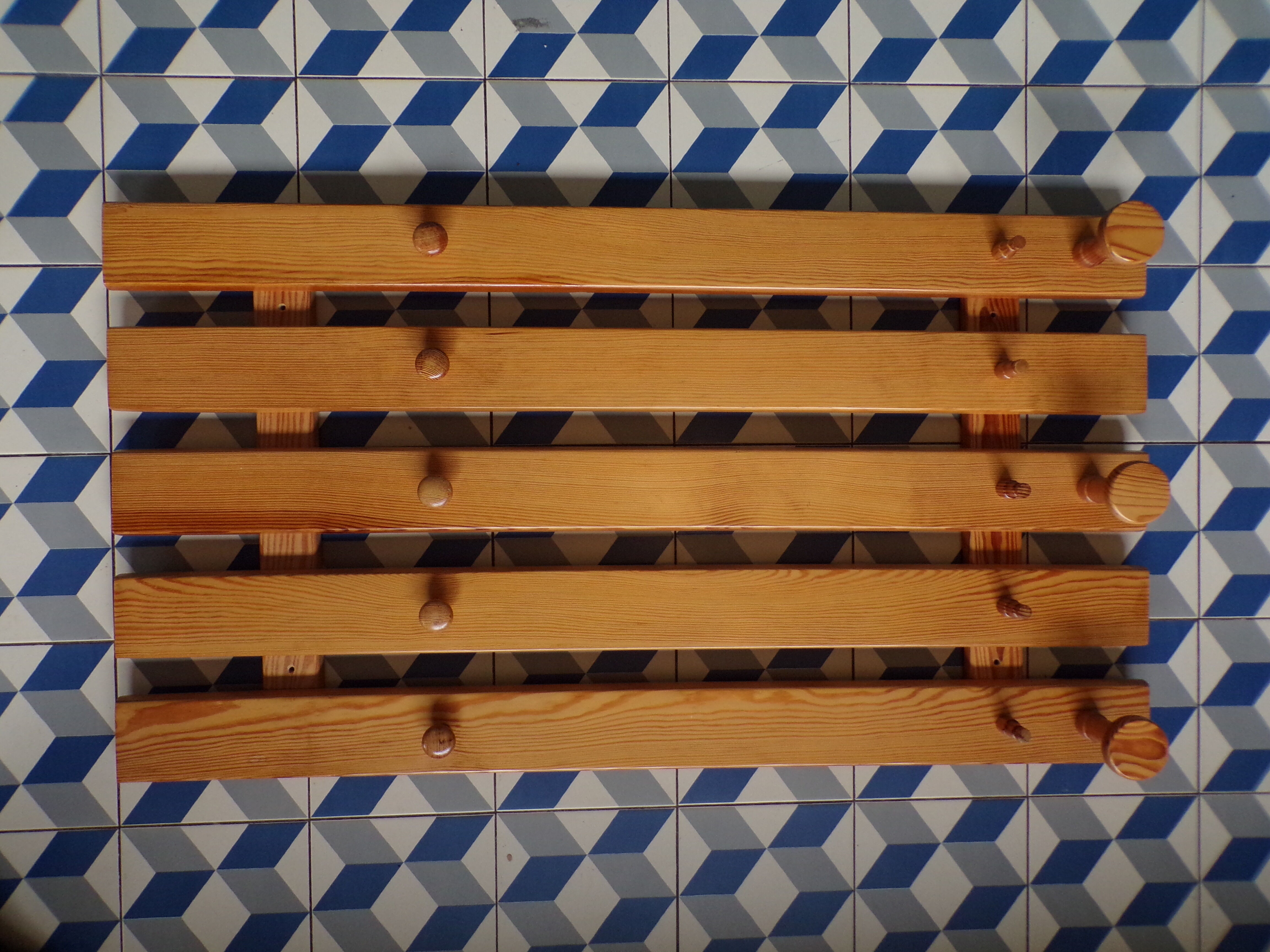 Vintage pine wall cloakroom