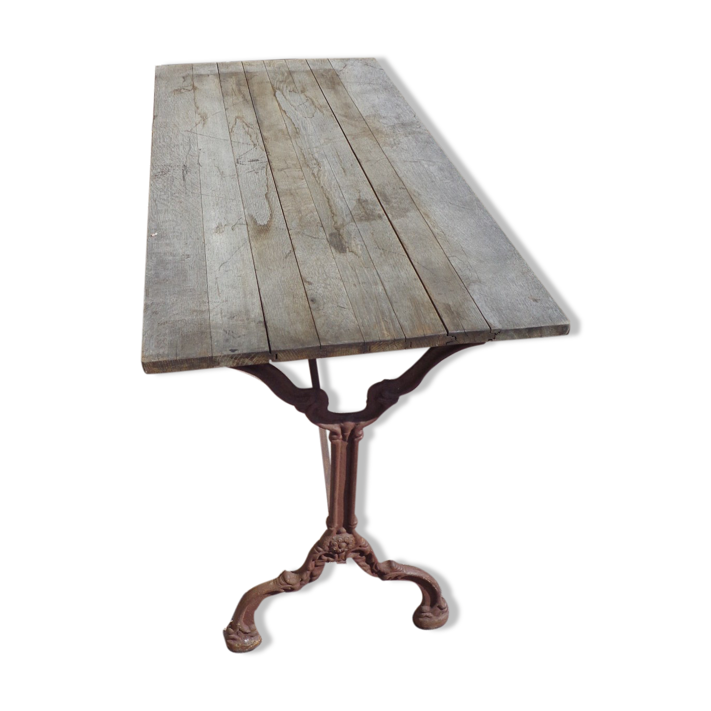 Bistro table, cast iron legs