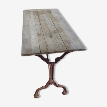 Bistro table, cast iron legs