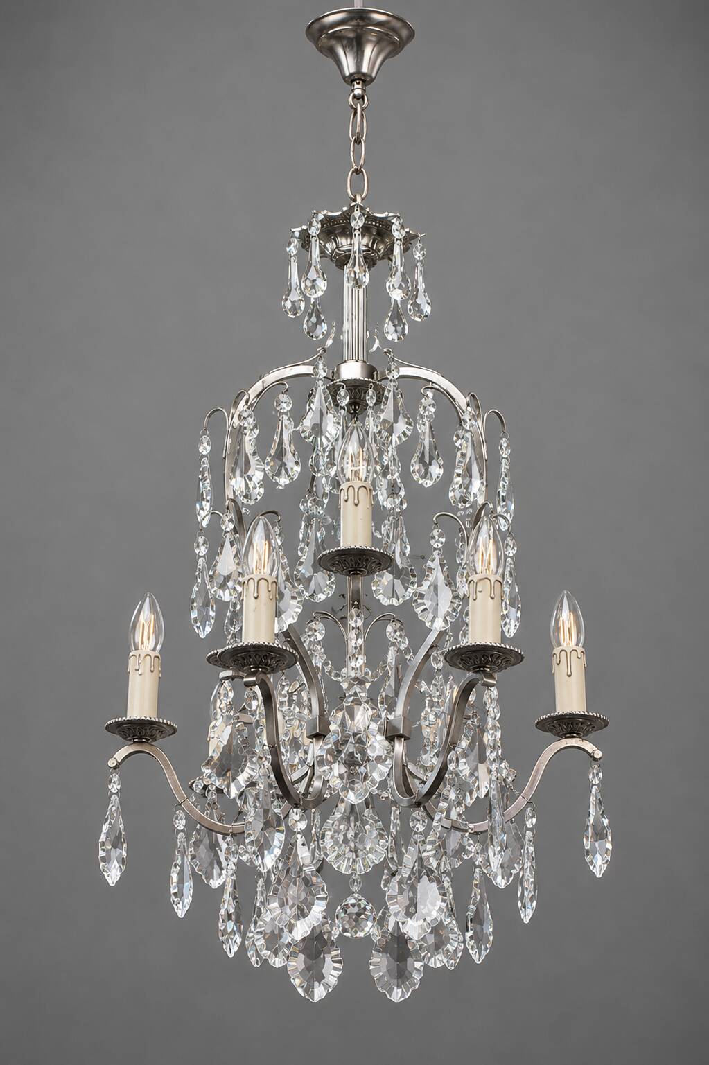 Rococo-style chandelier with 9 light arms.