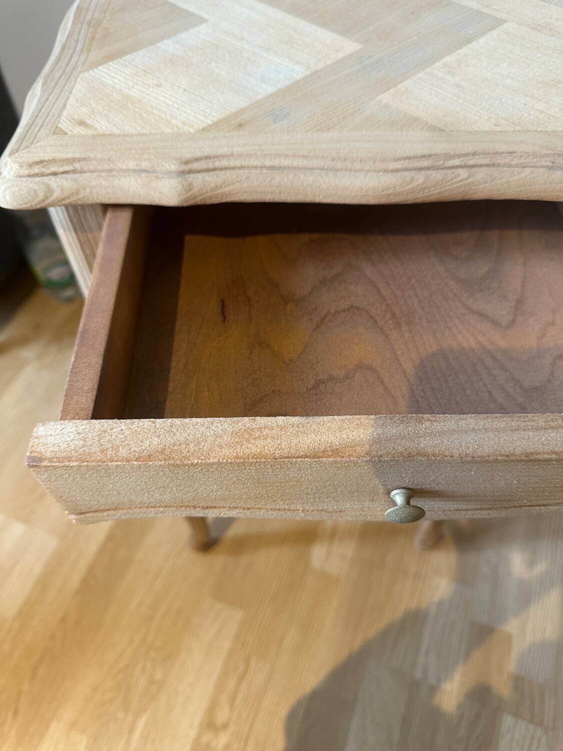 Air-coated bedside table