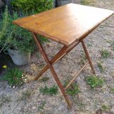 Foldable wooden table