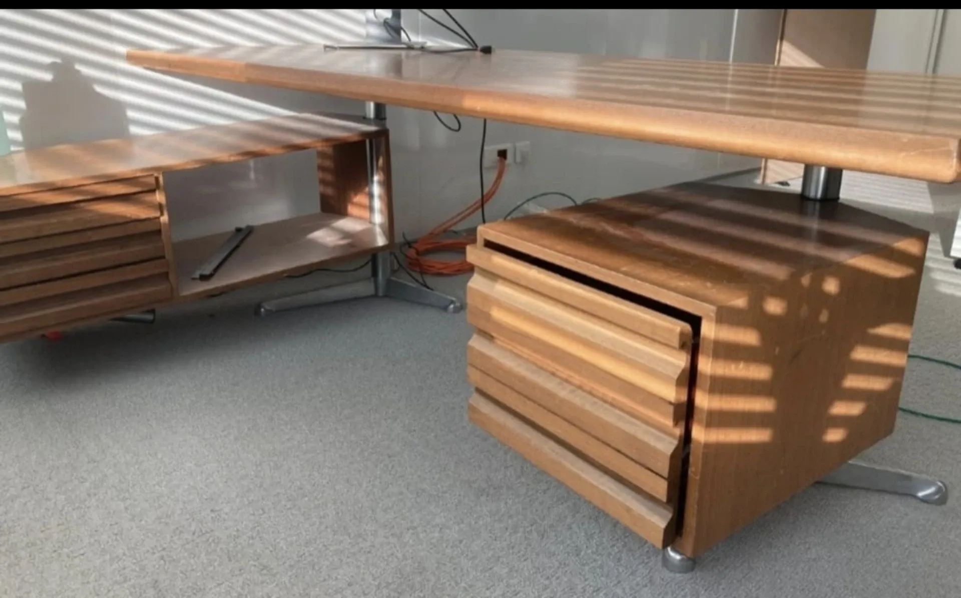 Ostwaldo Borsani T95 desk Tecno