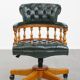 Chaise de bureau Chesterfield verte en cuir de vachette sur roulettes