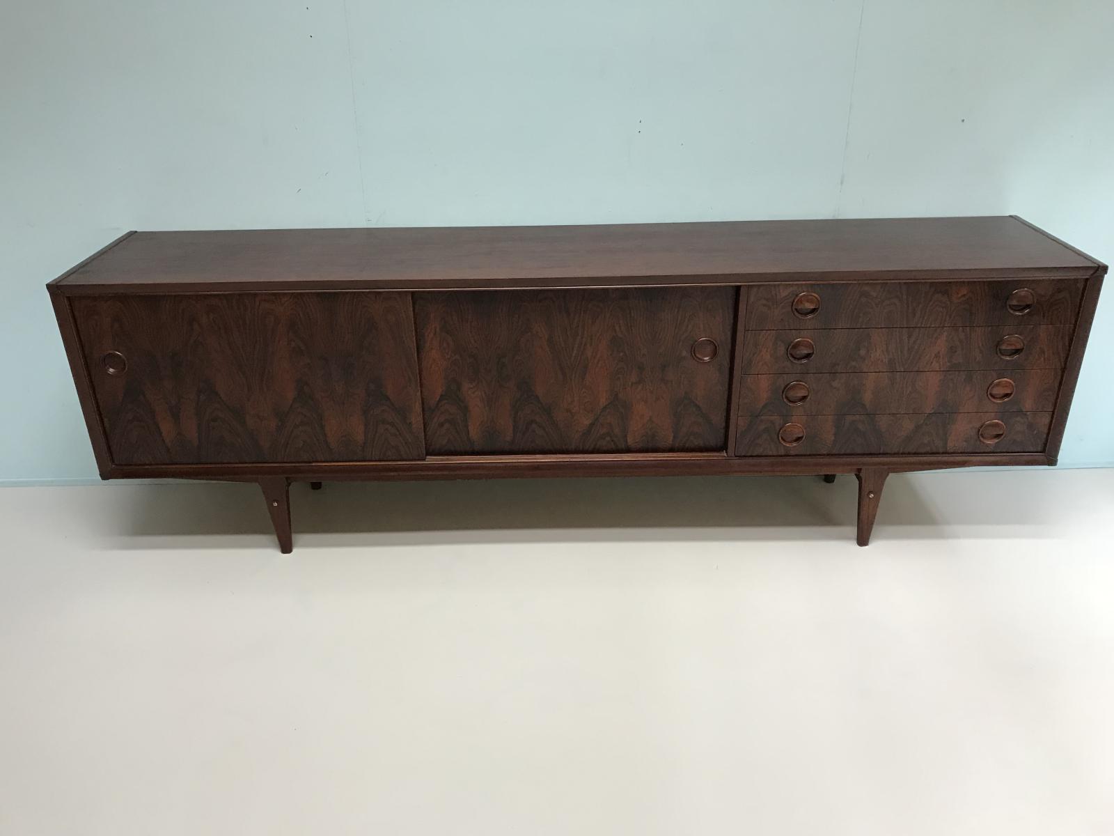 Row s Fristho country down 1960 rosewood