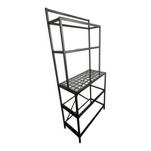 Étagère design en métal - plateaux