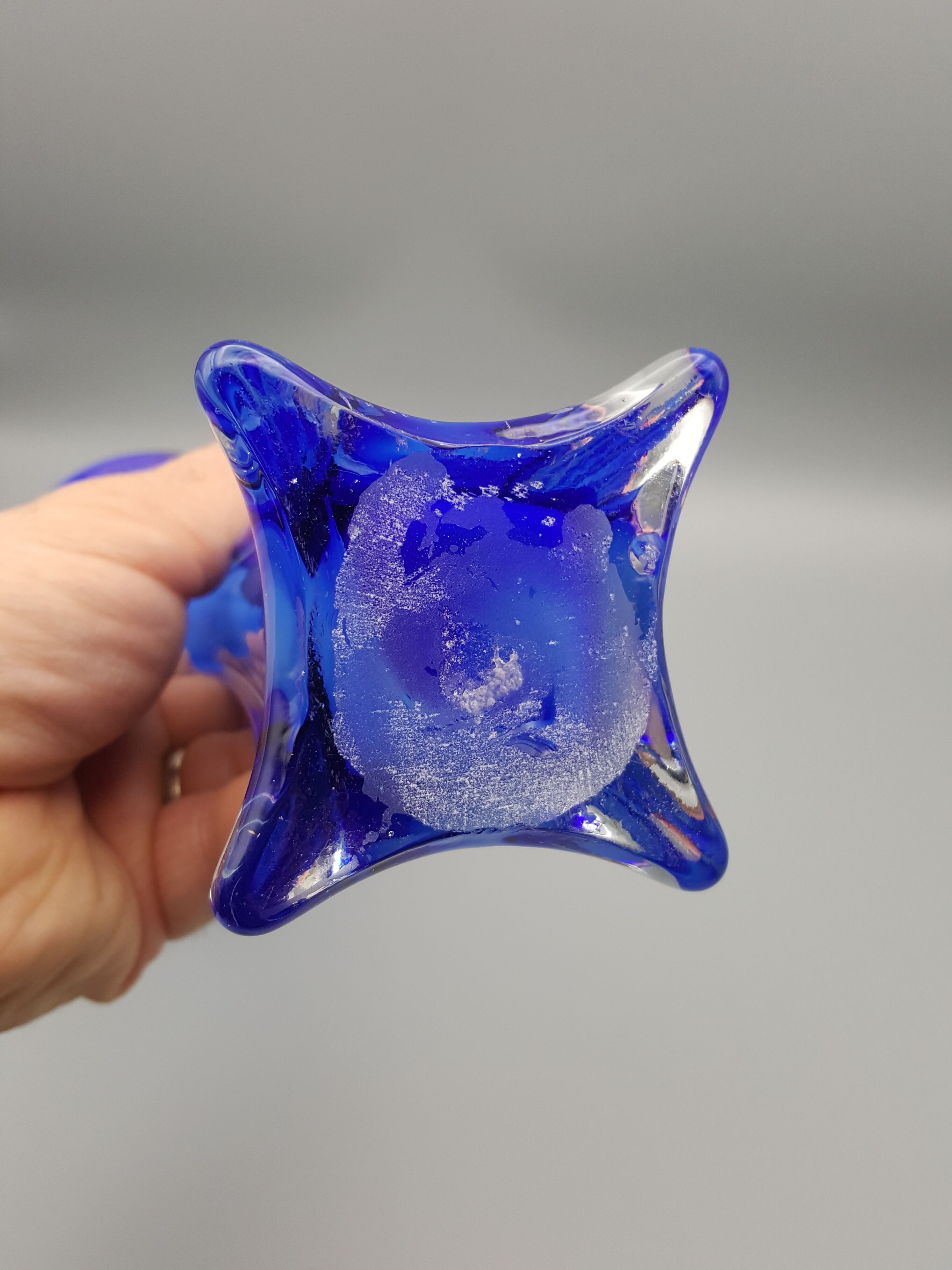 Paire de vases en verre soufflé soliflore vert et bleu