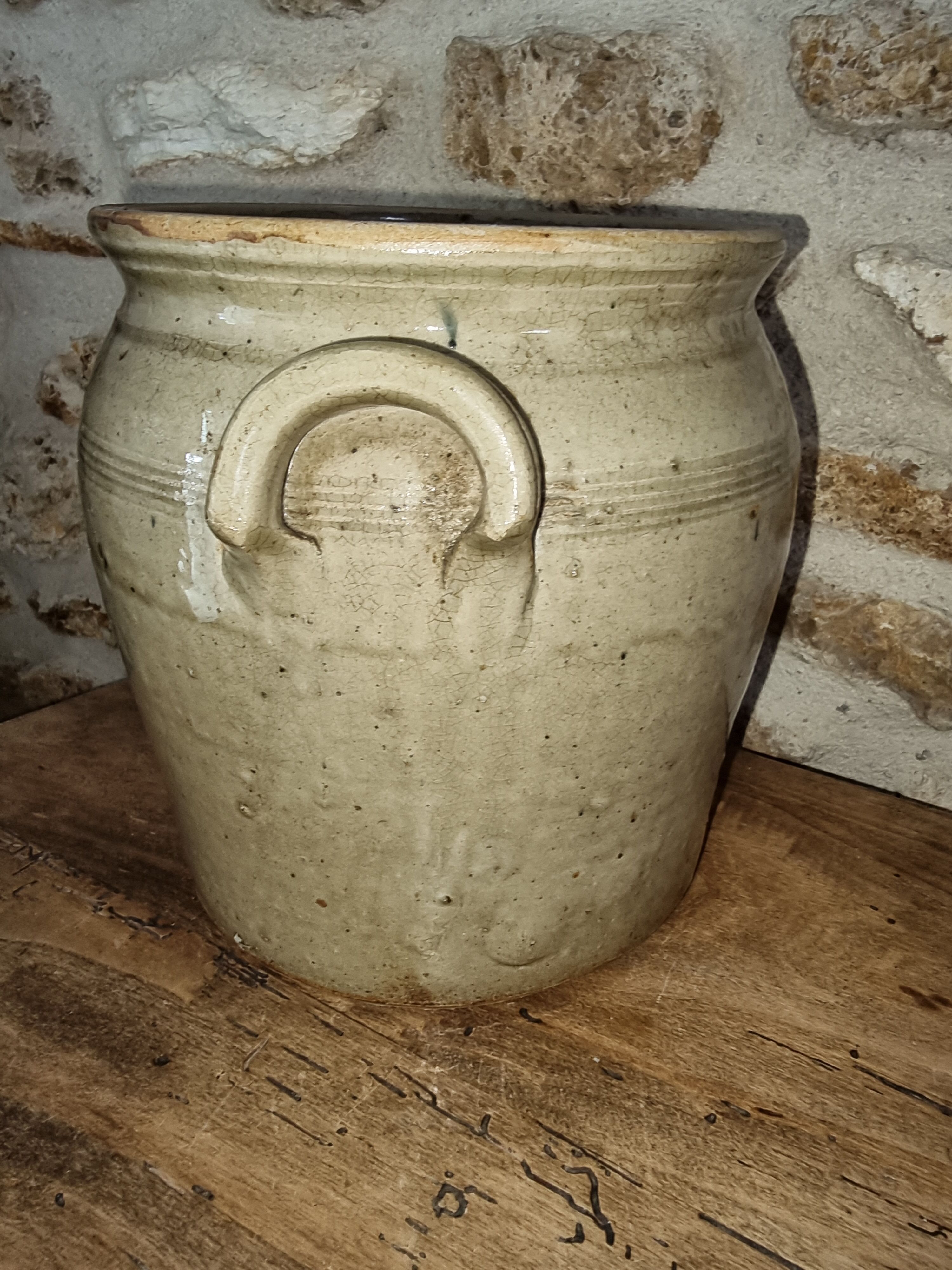 Pot en grès vernissé