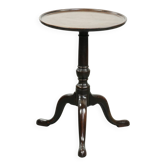 Charming antique English round side/wine table from the 19th century