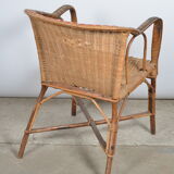 Fauteuil rotin et décor scoubidou