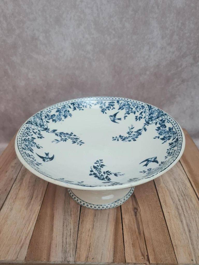 Antique compote dish in ironstone HBCM Choisy-le-Roi Louis XVI model with bird decoration.