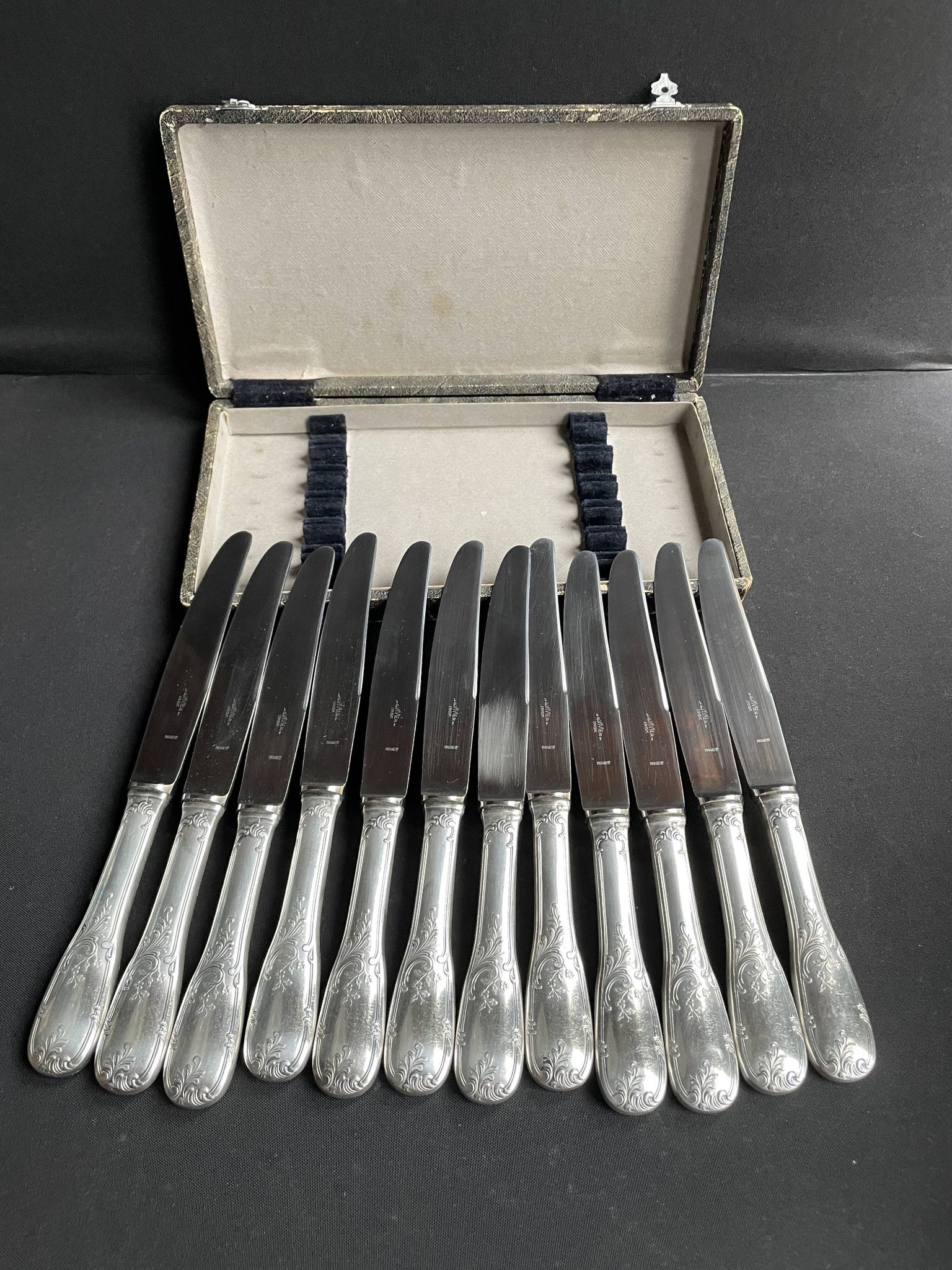 Box of 12 table knives – Orfèvrerie G. Vivier et Nogent