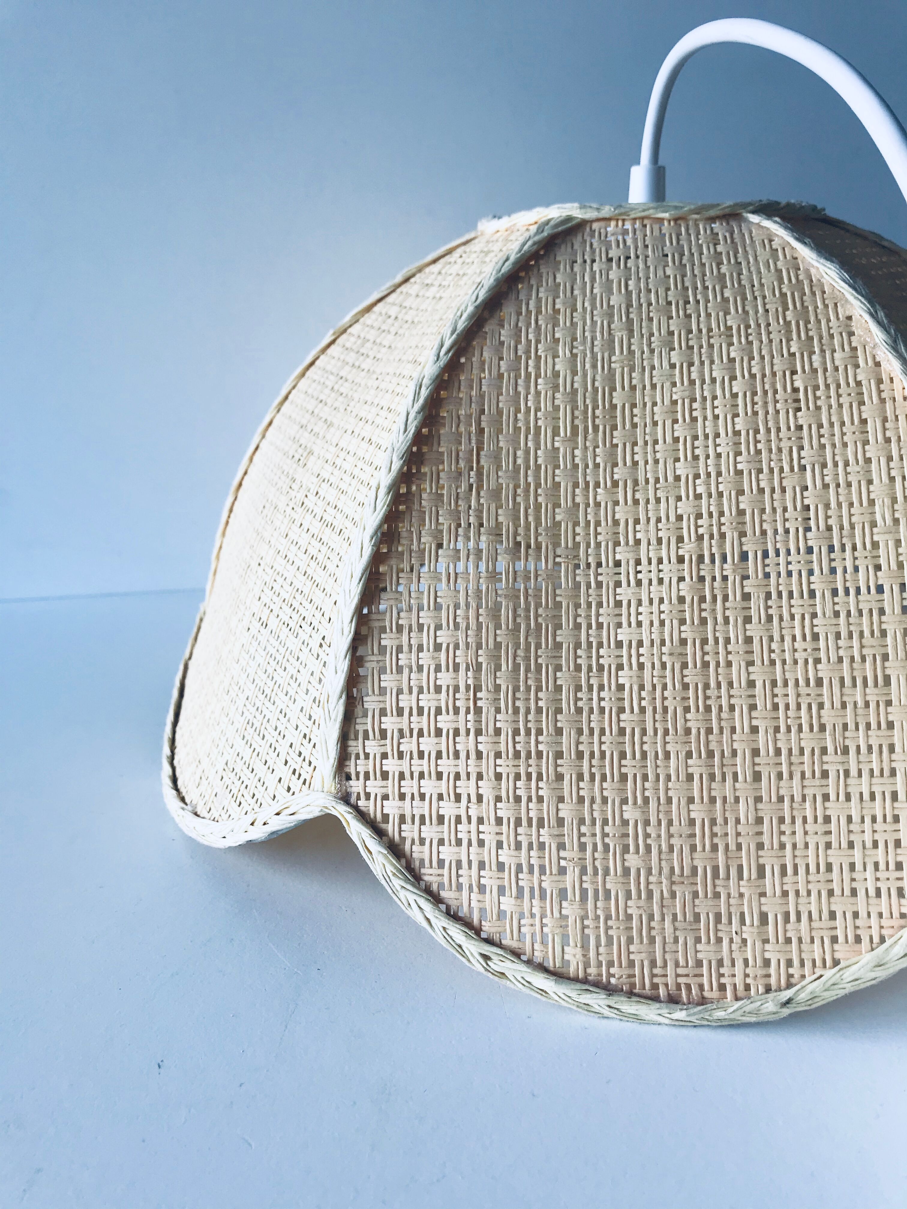 Bohemian suspension flower shape in raffia