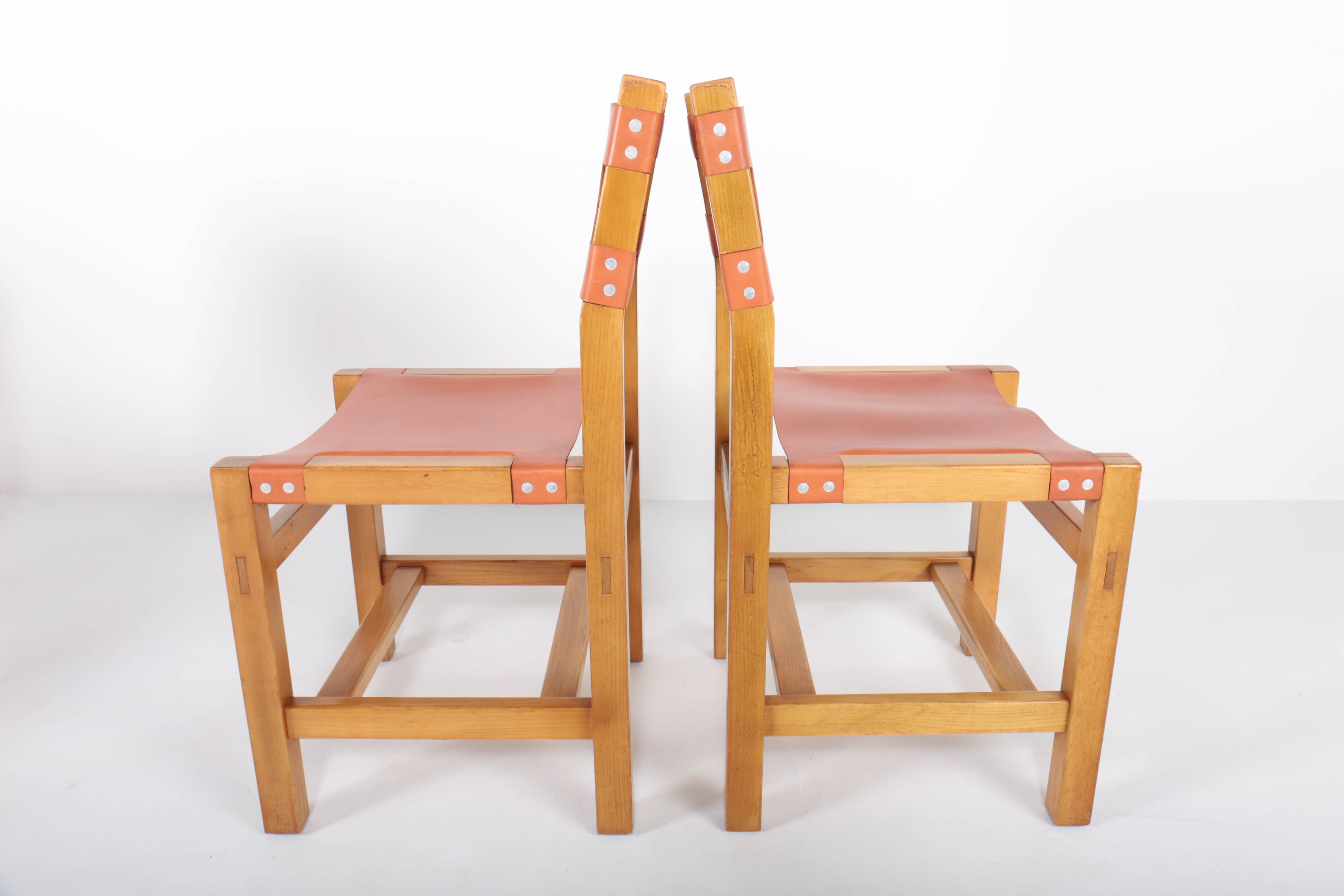 Set of 6 chairs in elm and leather Maison Regain edition