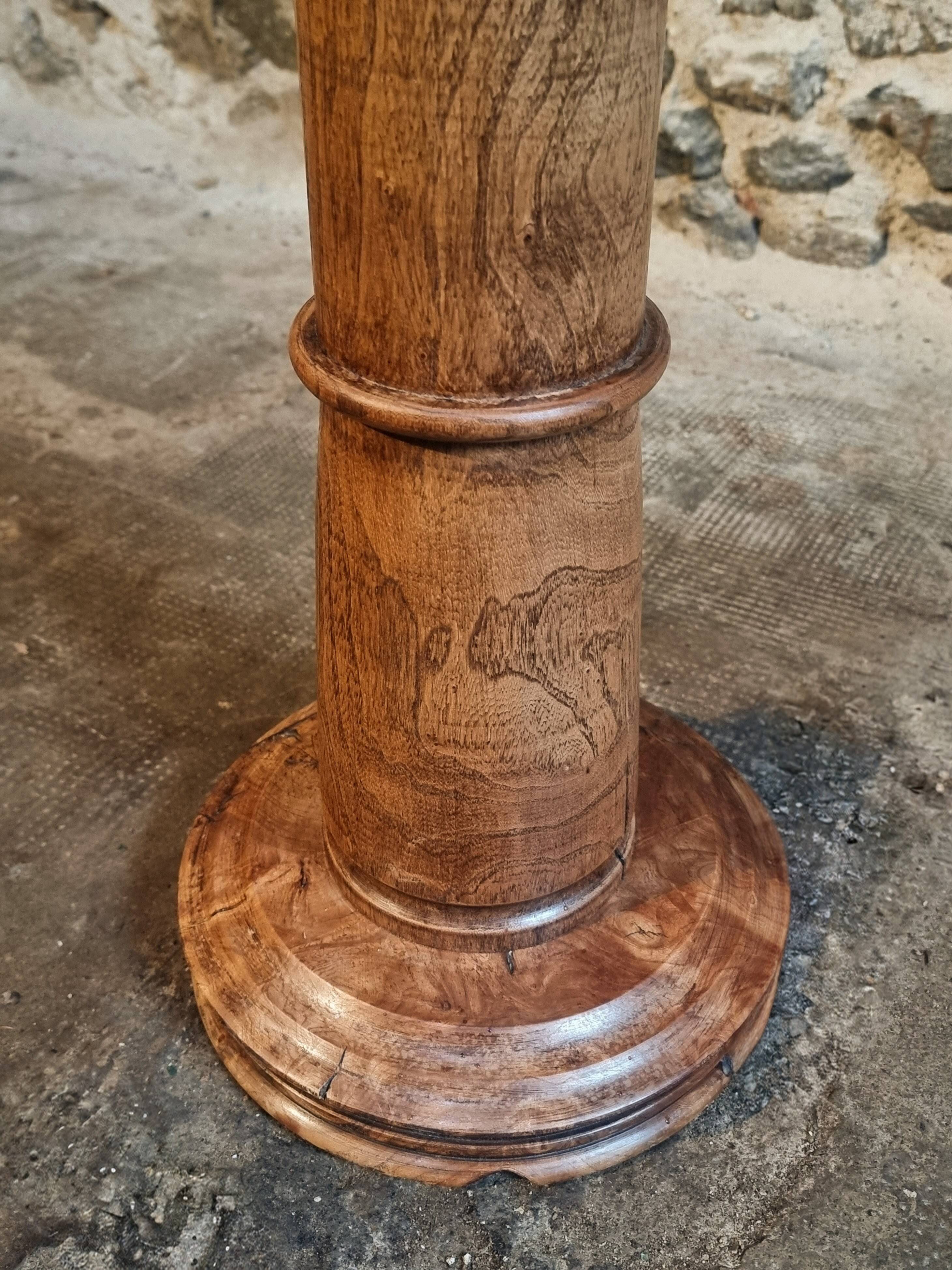 Ancient French pedestal in elm – Stand from the early 1900s
