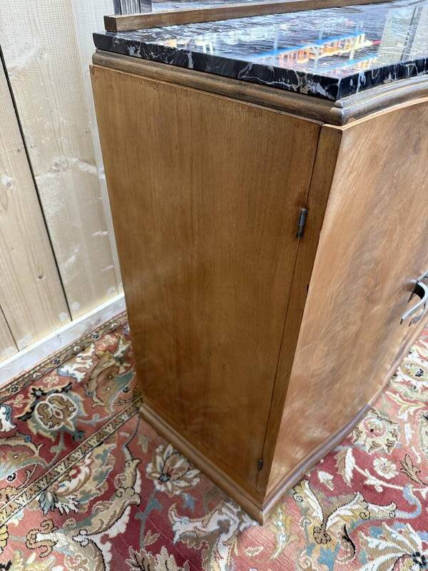 Buffet bas époque Art déco en bois et marbre avec miroir