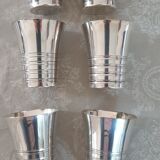Gobelets en métal argenté