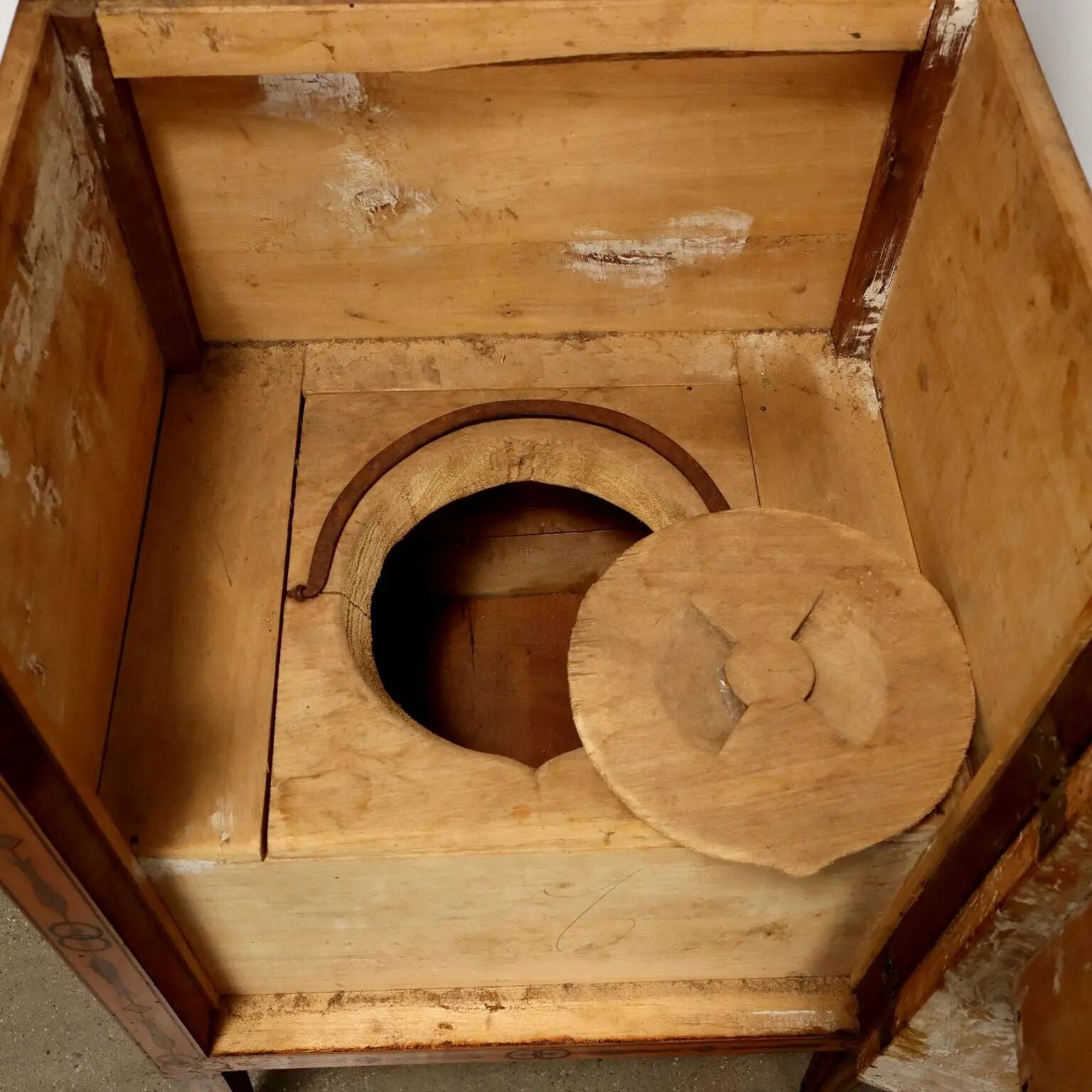 Suite de chambre antique néoclassique en divers bois, Toscane, XVIIIe siècle.