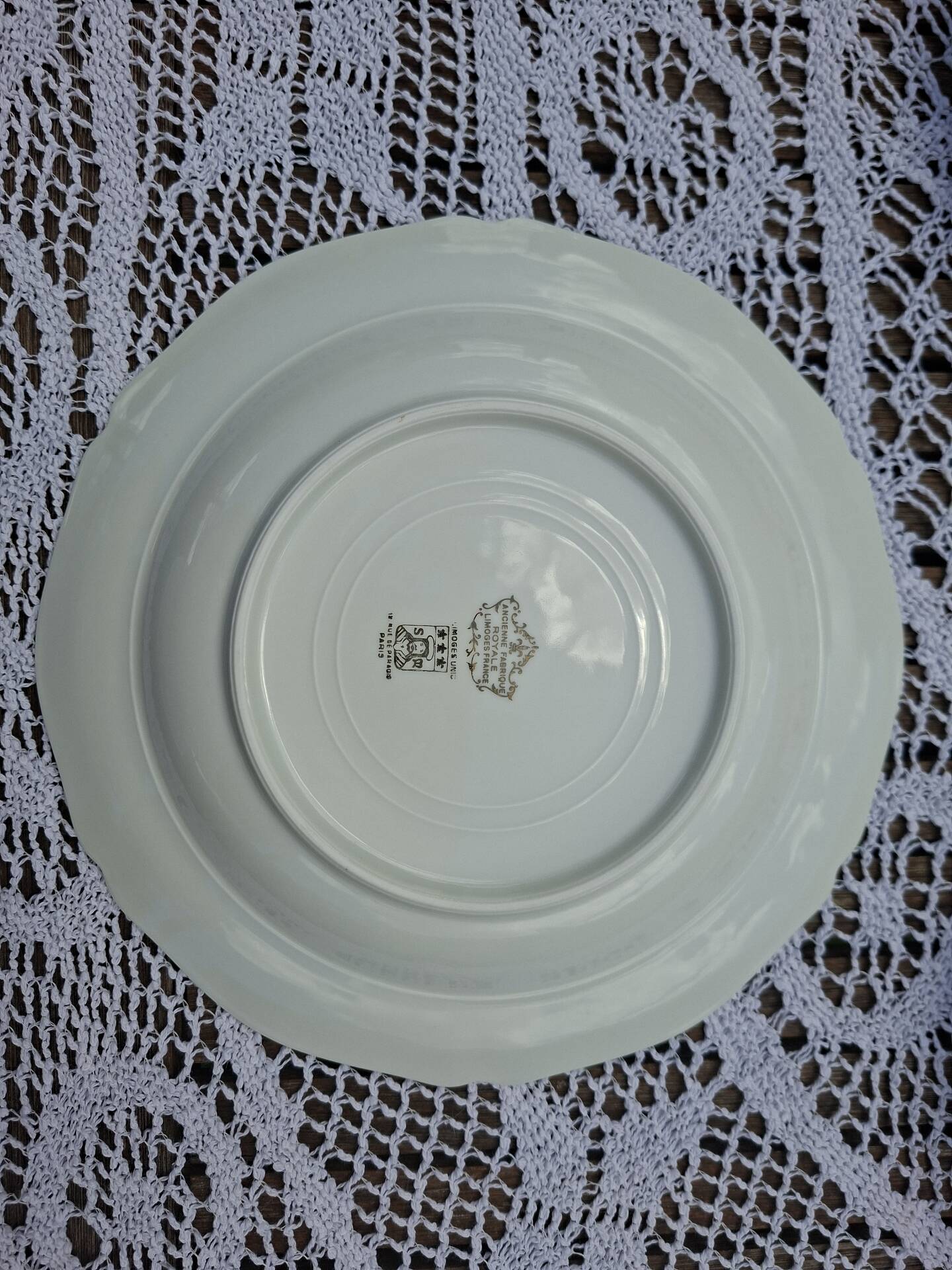 Service of 75 pieces Limoges Unic Paris Former Royal Factory