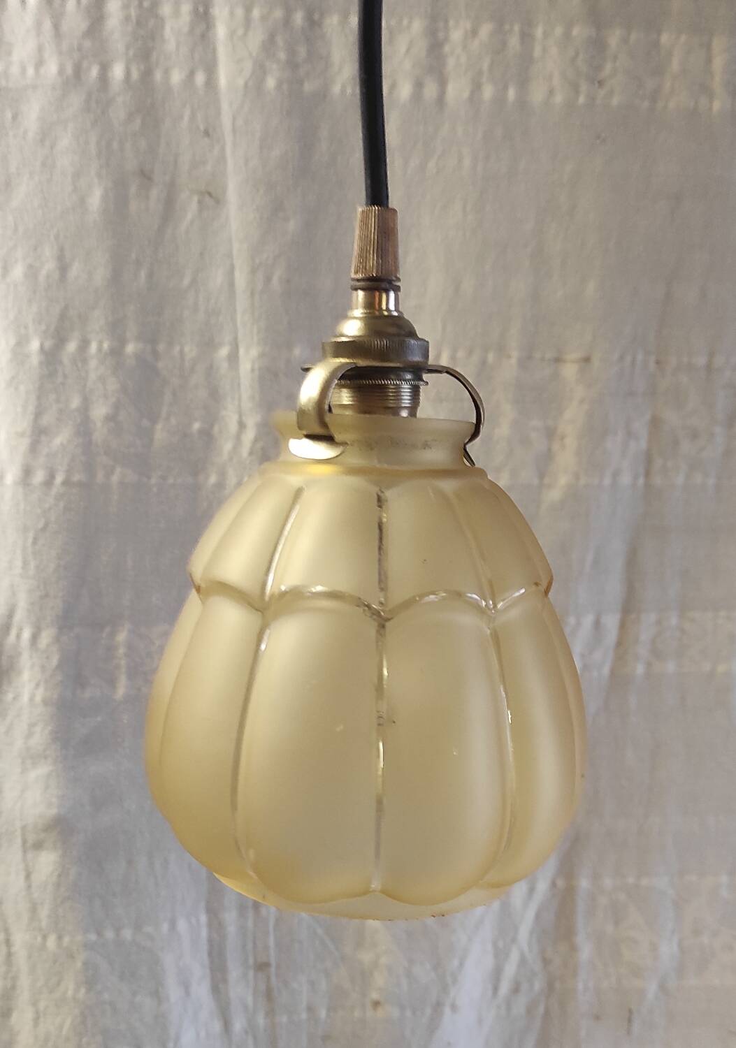 Art Deco lampshade in gilded glass and brass frame - mid 20th century