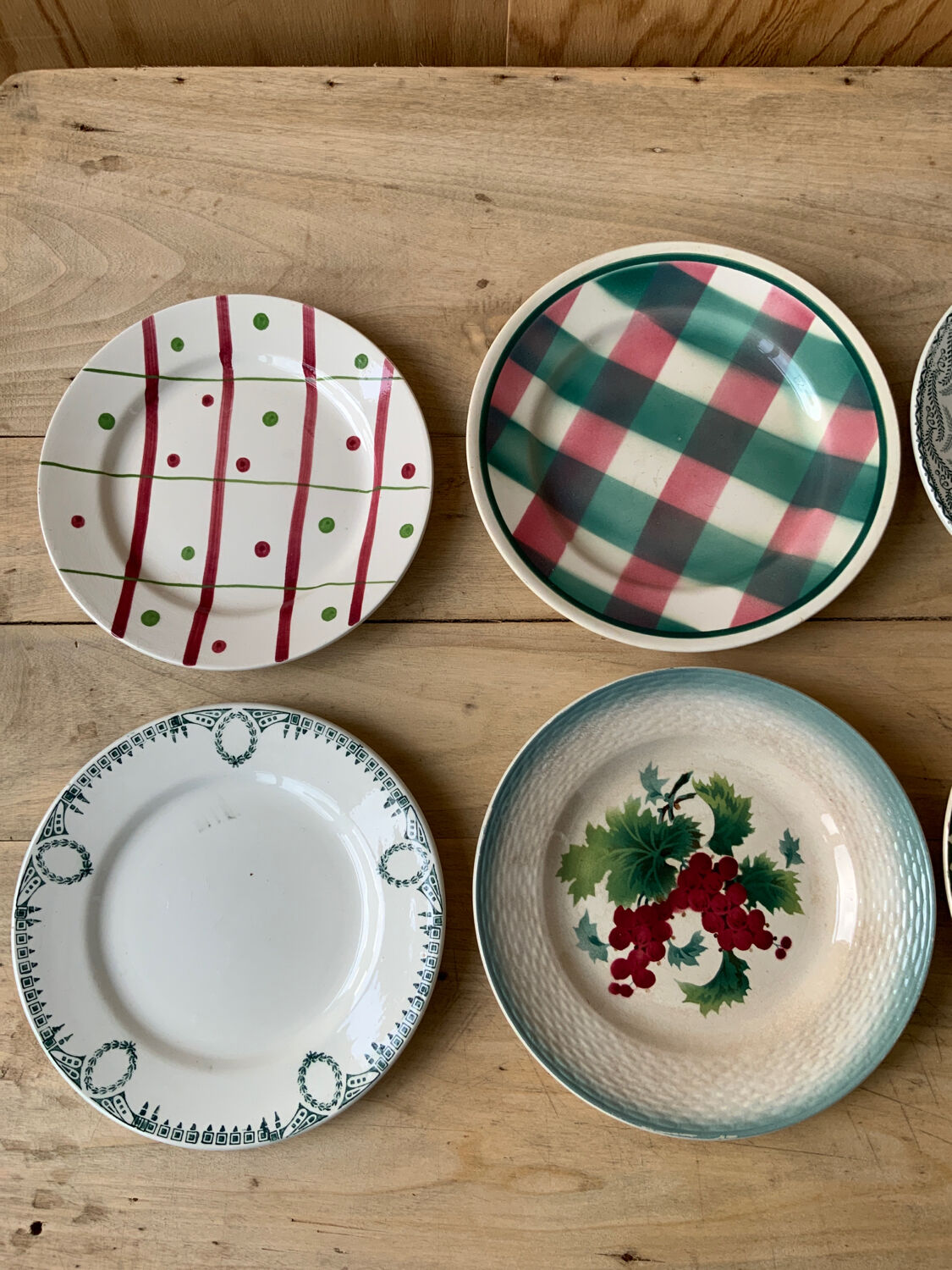 Mismatched plates Terre de Fer