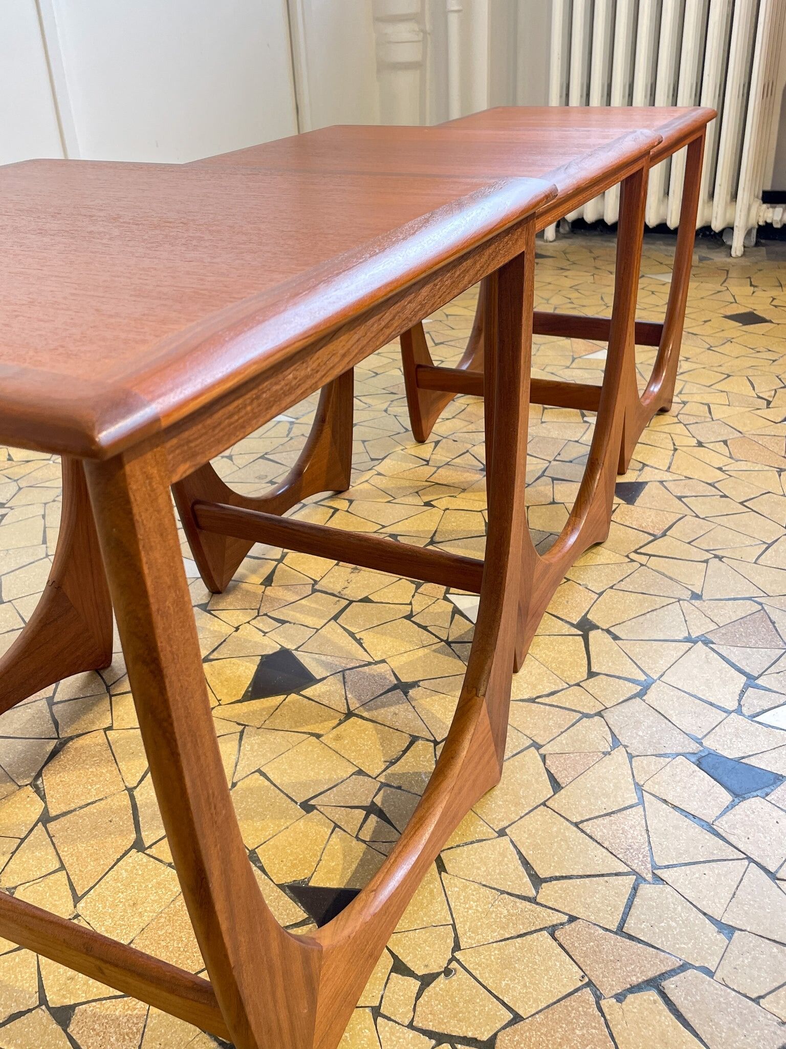 Teak trundle coffee table