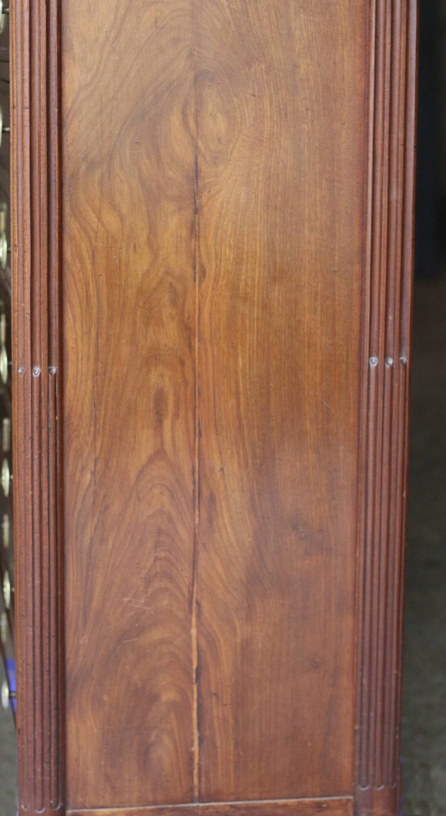 Sumptuous mahogany chiffonier with a secret drawer (circa 1800).