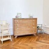 Vintage chest of drawers with round wooden handles