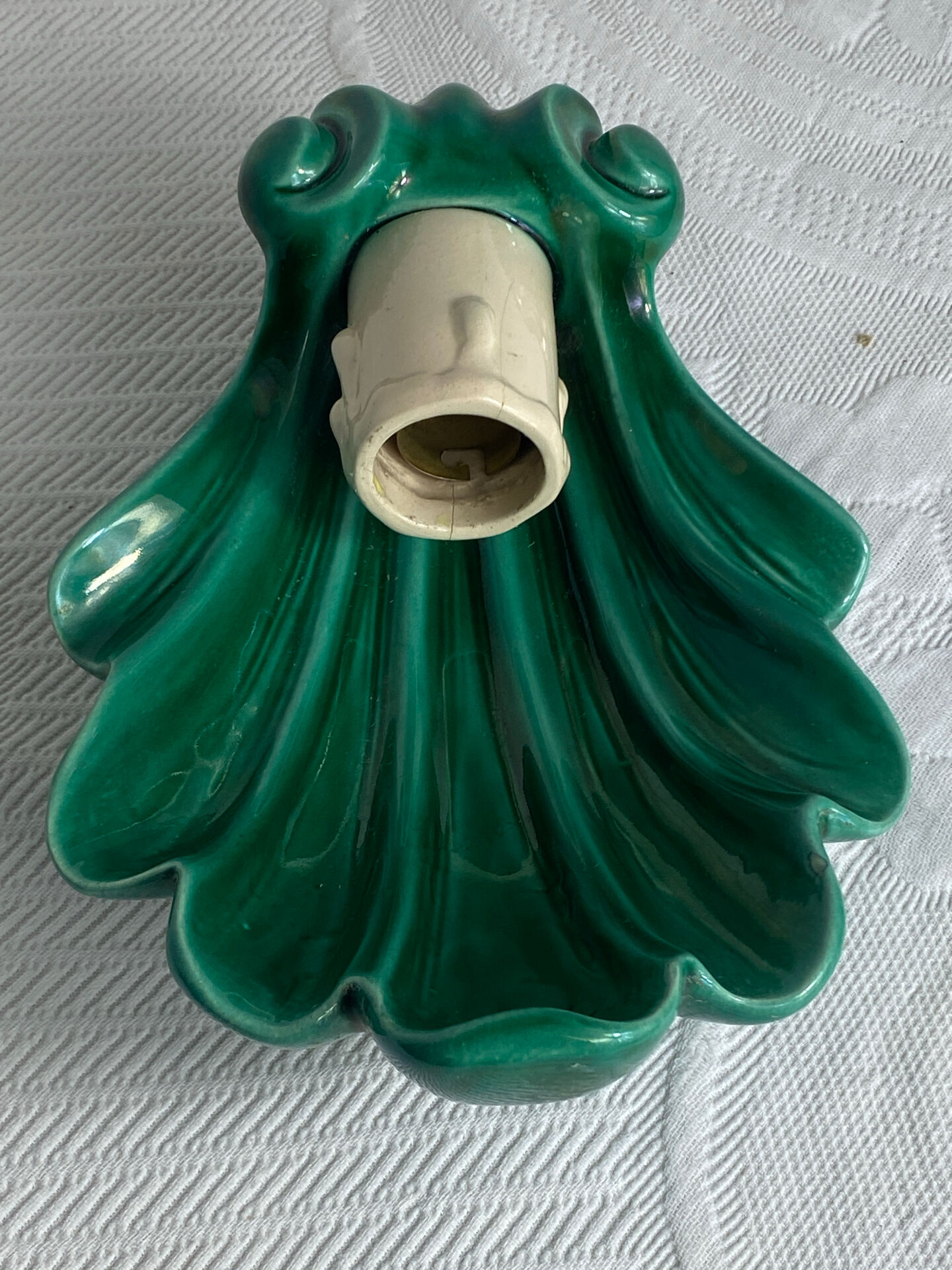 Ceramic shell wall light