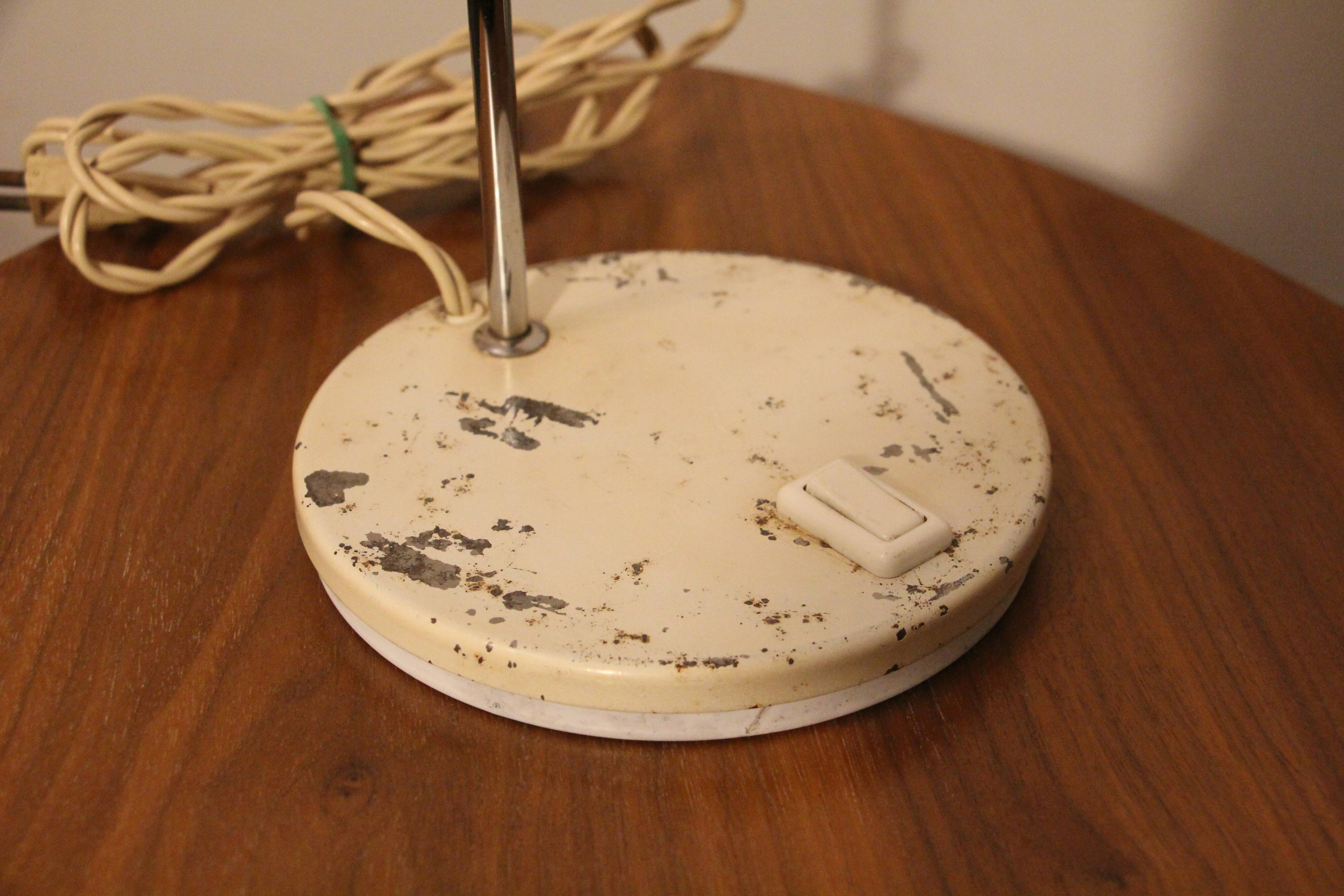 White eyeball desk lamp 60's