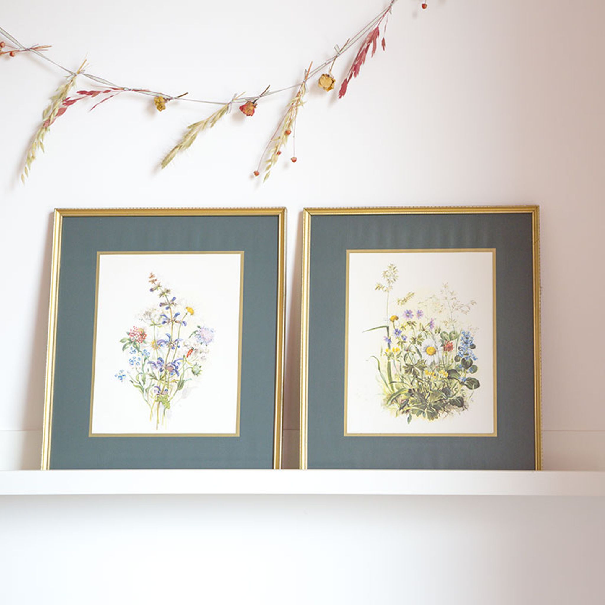 Frame with reproduction of country bouquet