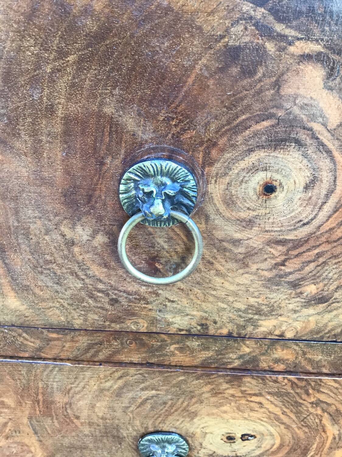 Commode style Louis Philippe en noyer et marbre dessus