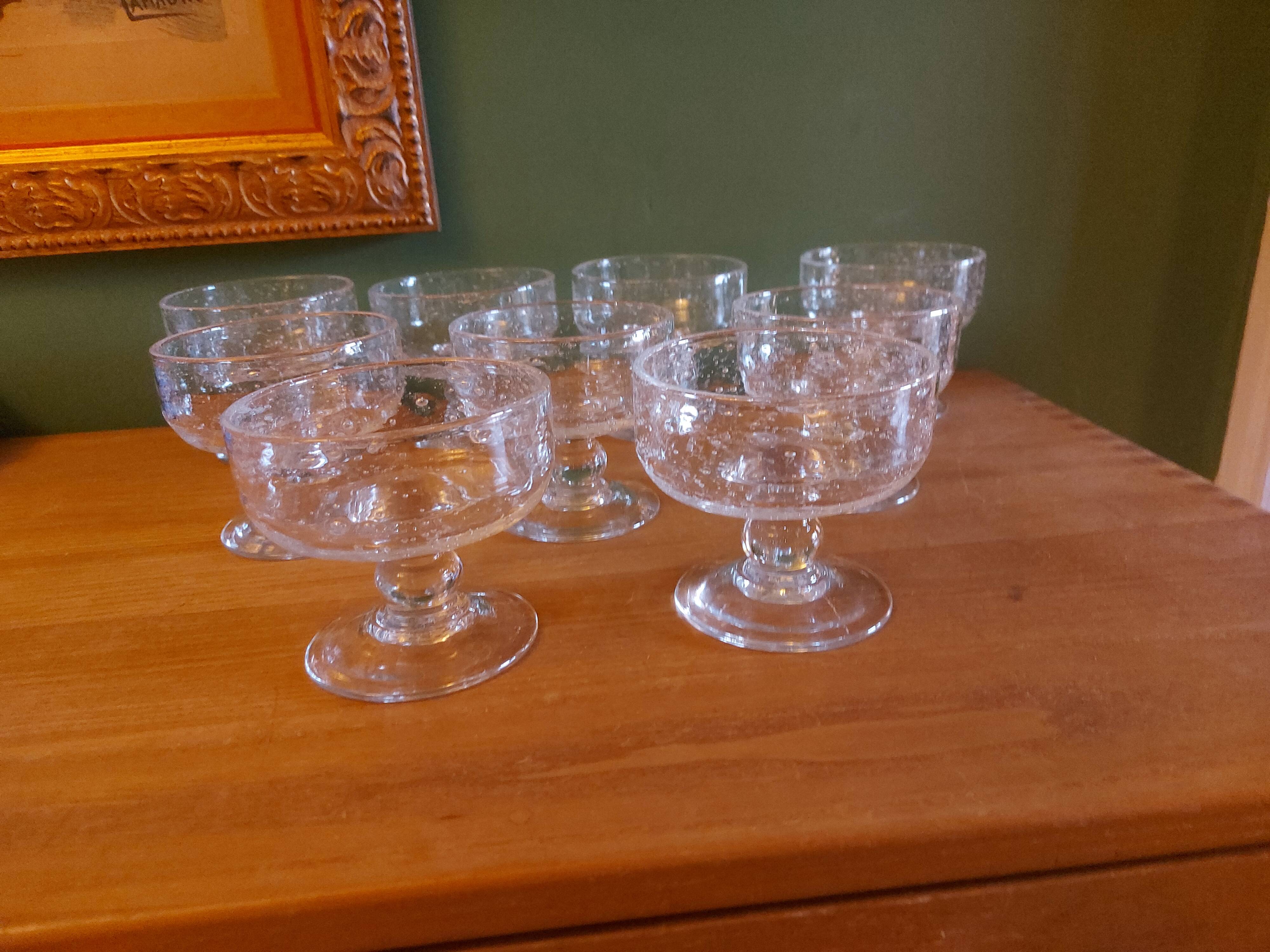 9 coupes en verre soufflé