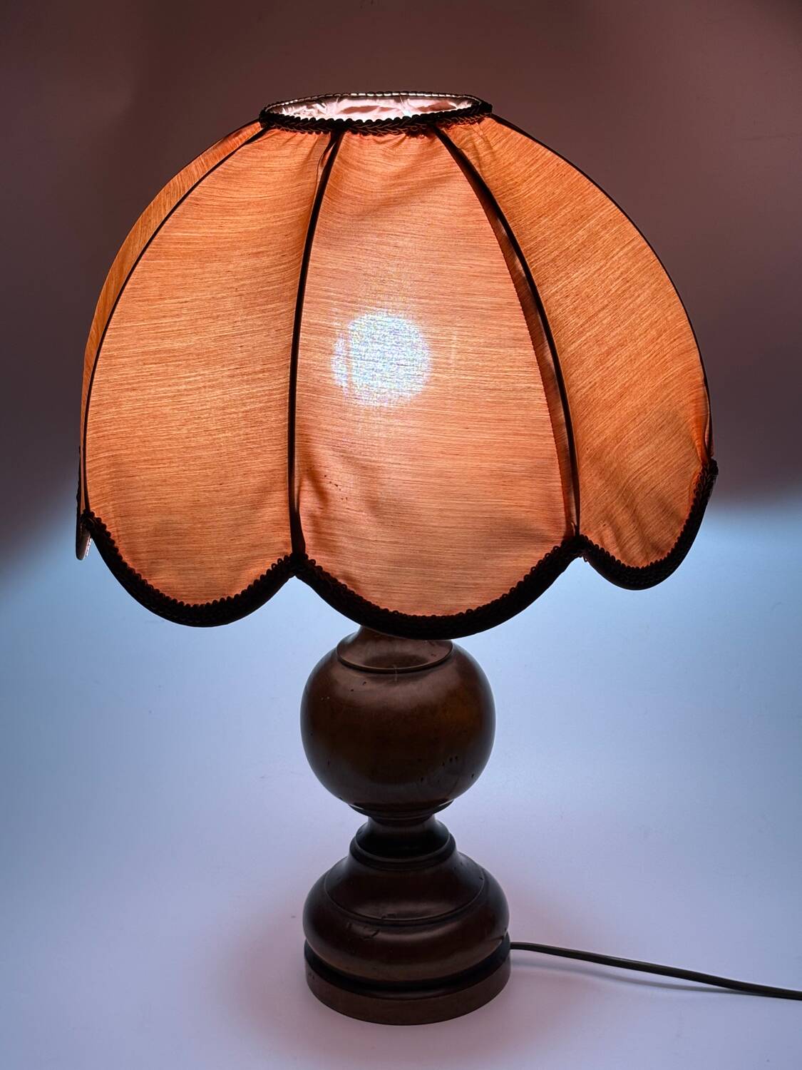 1950s wooden and pink fabric table lamp