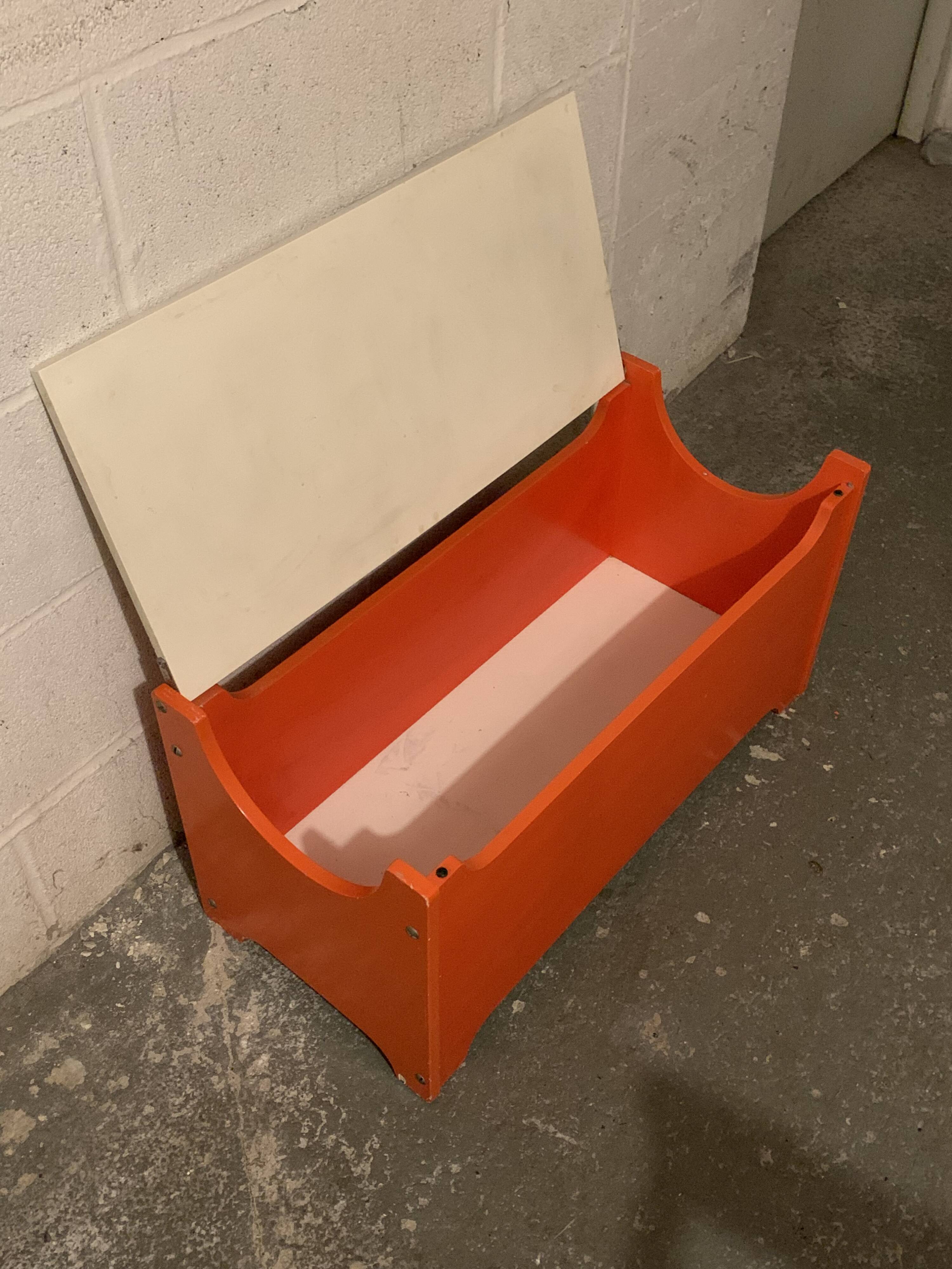 Vintage Space Age Italian Design Chest and Bench by Fratelli Reguitti