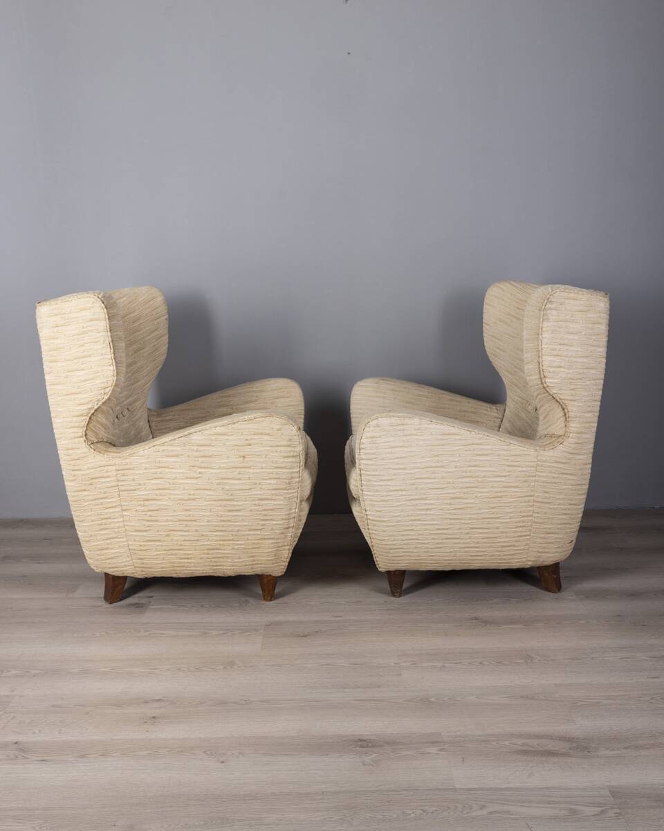 Pair of vintage 1950s armchairs in white fabric, Italian design