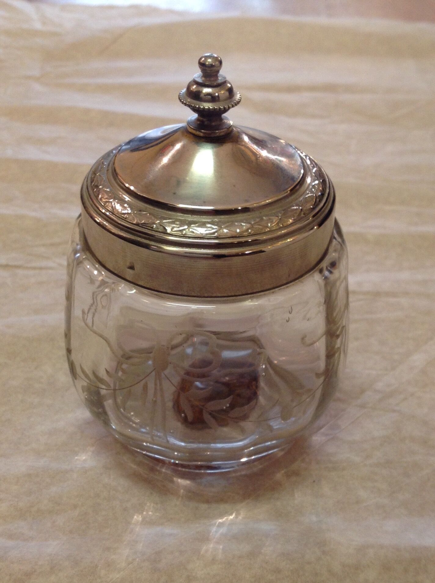 Bonbonnière en cristal ancien et platine