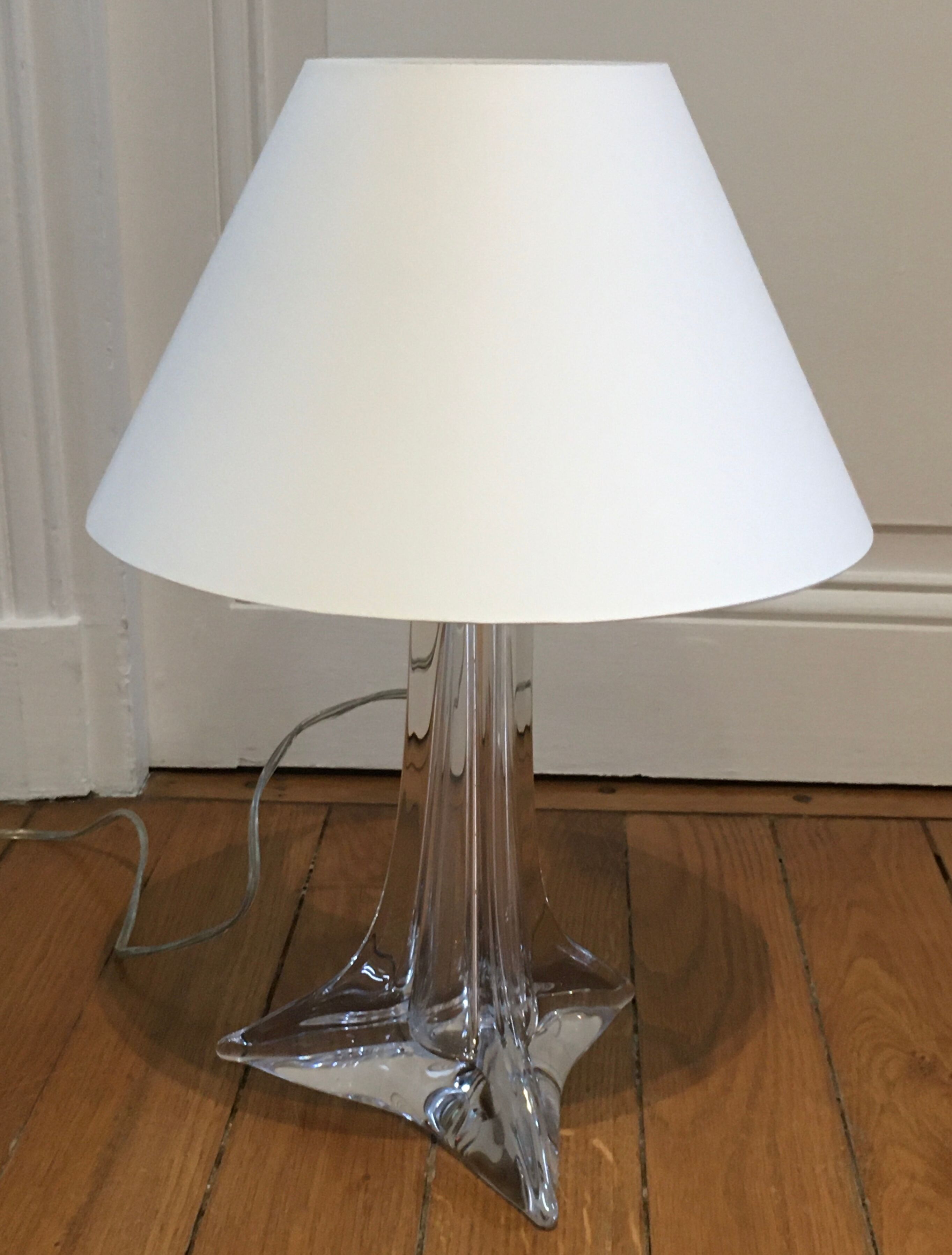 Pied de lampe moderniste en cristal incolore  Cristalleries Saint-Louis  vers 1970