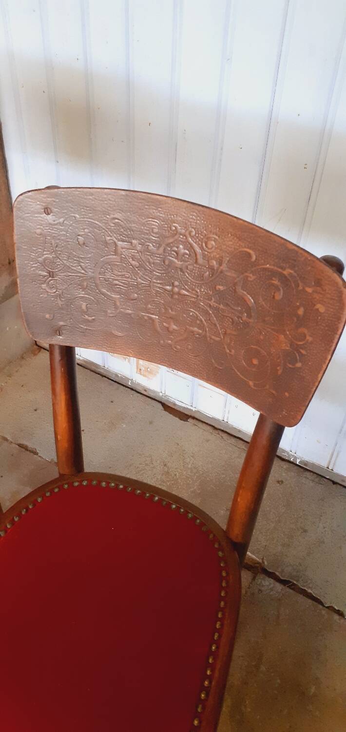 Pair of Thonet chairs.