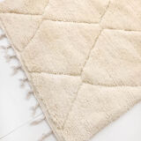 Moroccan Berber carpet blessed ouarain ecru plain with engraved diamonds 167x105cm