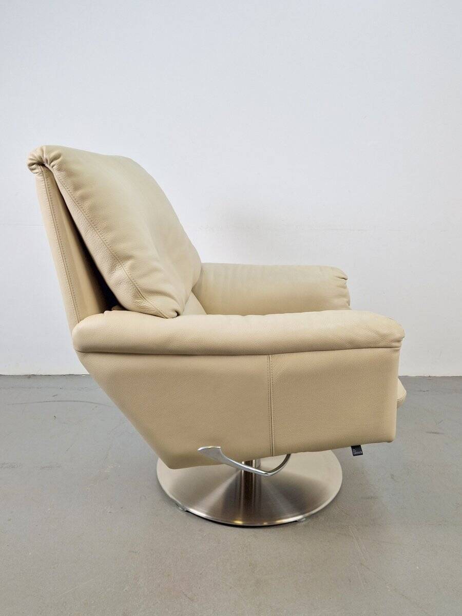 Fauteuil Cece pivotant en cuir de Leolux