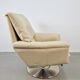 Fauteuil Cece pivotant en cuir de Leolux
