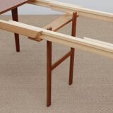 Round teak dining table, 4/10 people.