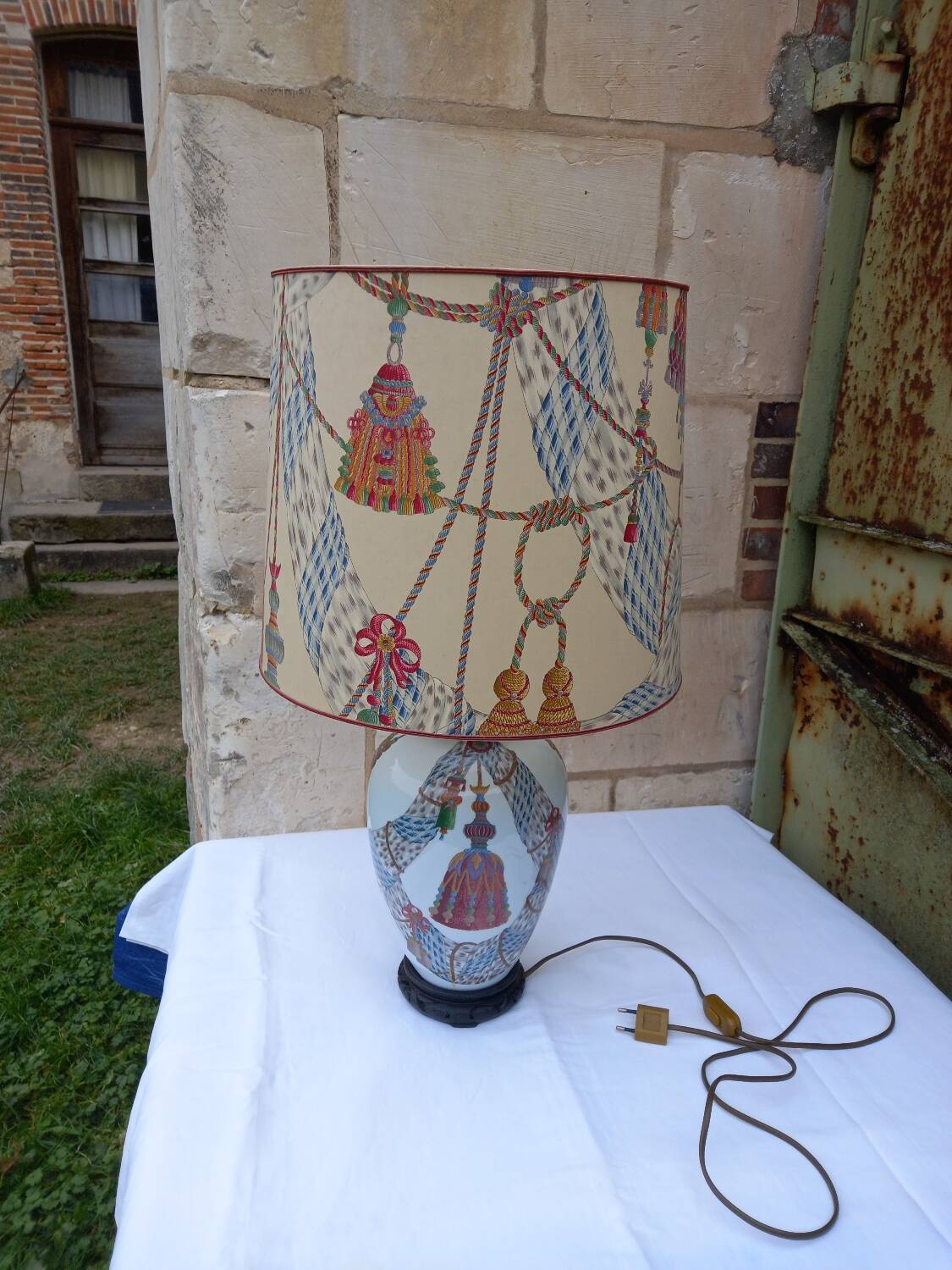 Lampe de table en porcelaine de Paris