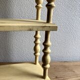 Skated wooden coil shelf