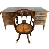 Desk and its rotating armchair England XIX century