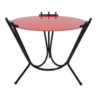 Table basse vintage avec plateau en verre rouge