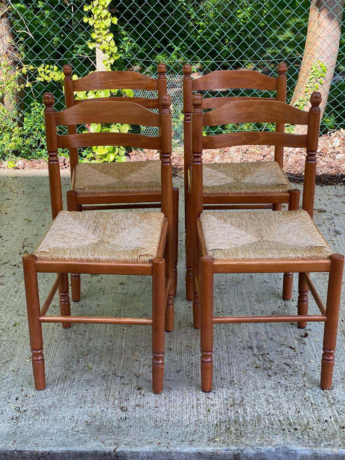 4 kitchen chairs in light solid wood and straw