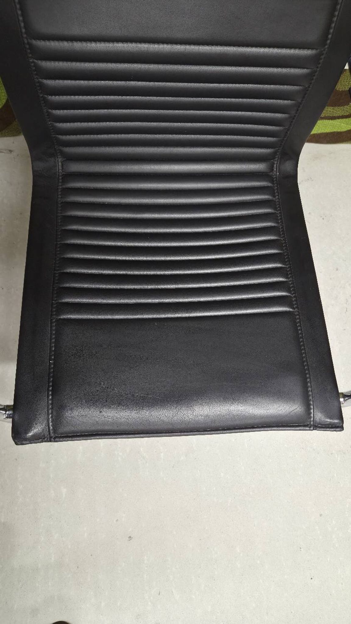Art Collection vintage leather armchair