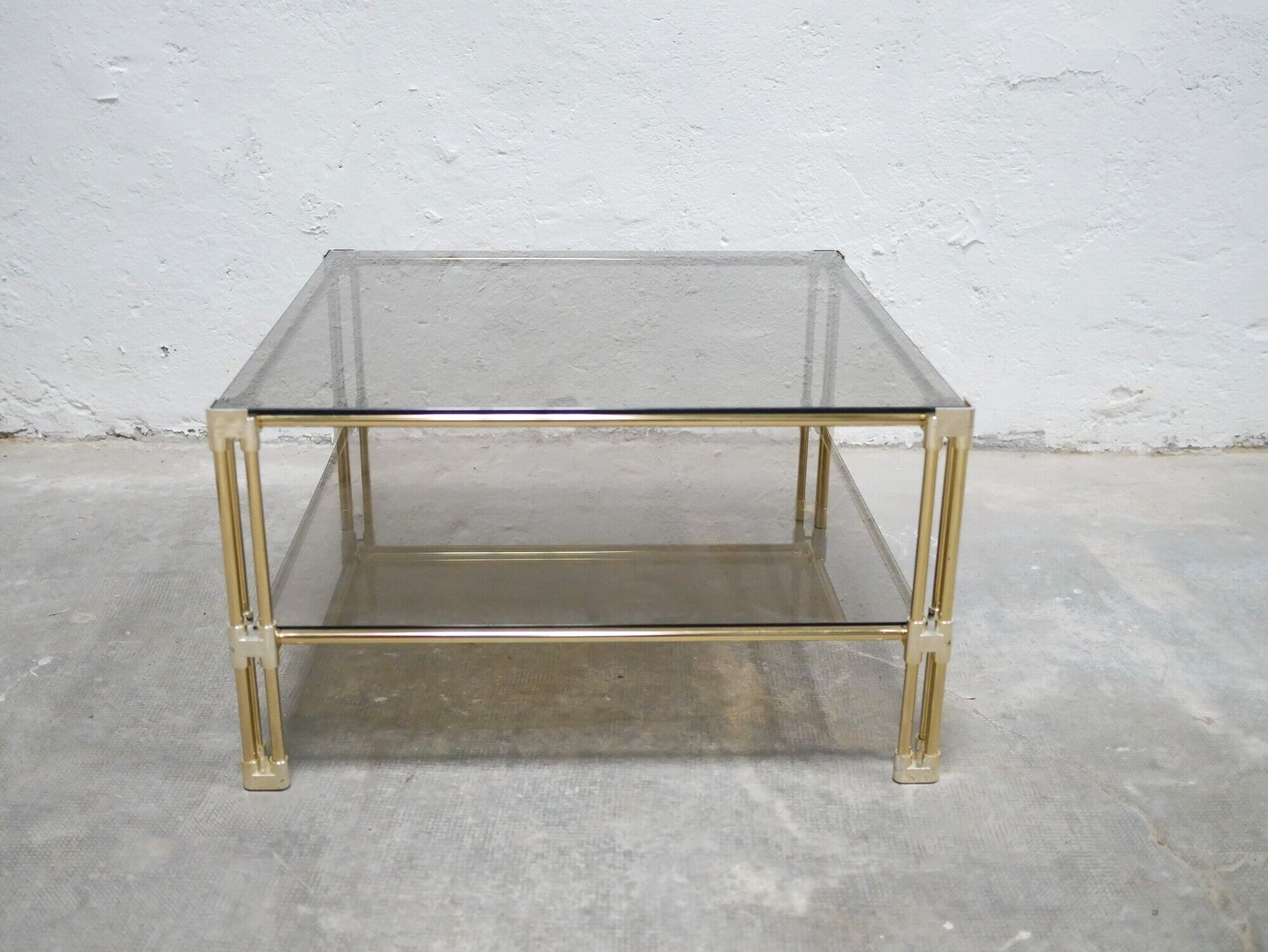 Table basse vintage en verre et laiton éditée par Roche Bobois